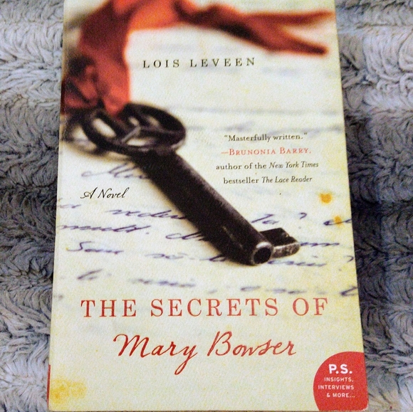 The Secrets of Mary Bowser - Picture 1 of 2